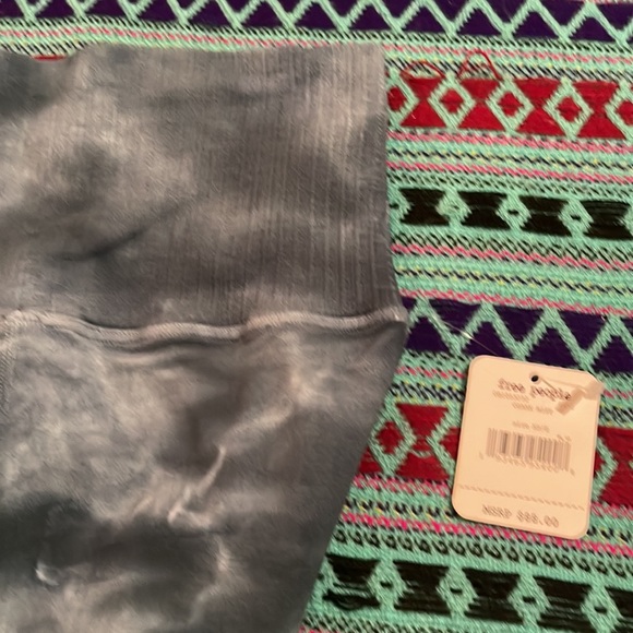 Good Karma leggings in BNWT Rare! They are S🩵Good!!! SO at Free People 💕🤸 - Picture 6 of 8